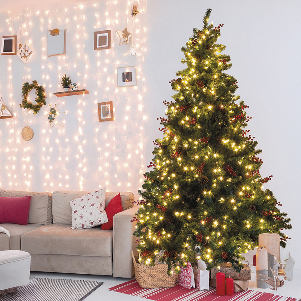 Albero di Natale con 800 led, circa 1400 rami h. 230 cm con bacche rosse e pigne naturali, Paris San